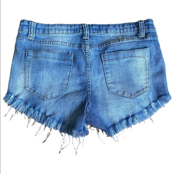 Signature8 Women’s Distressed Mid Rise Fringed Raw Hem Shorts Size Large - Picture 2 of 8